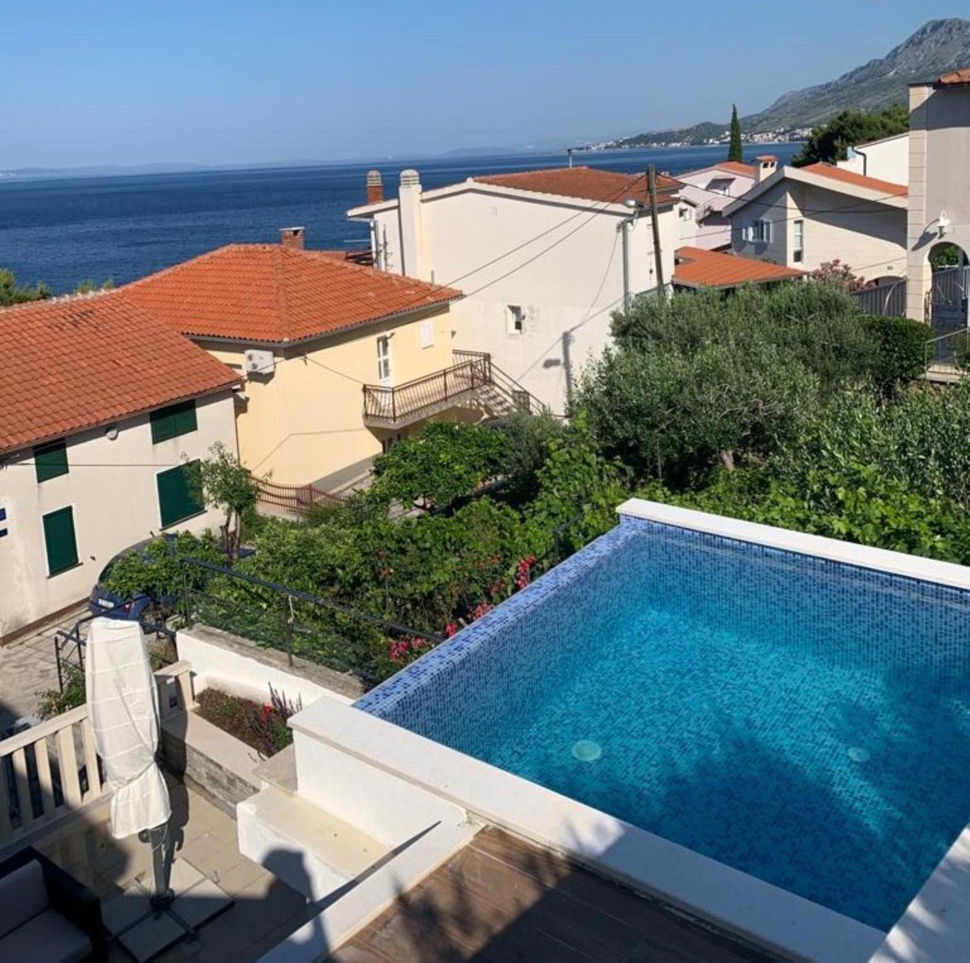 Apartments With Pool Vrdoljak Omiš Стая снимка