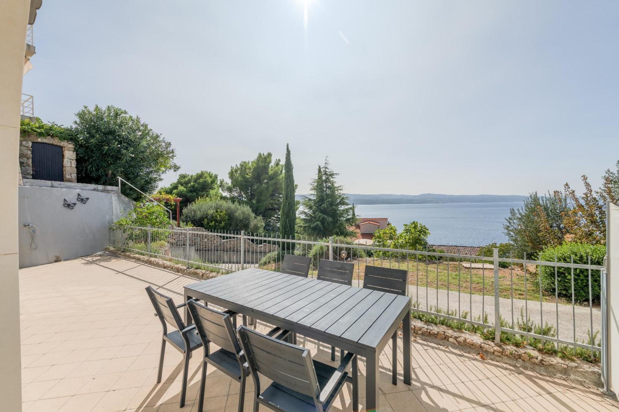 Apartments With Pool Vrdoljak Omiš Стая снимка