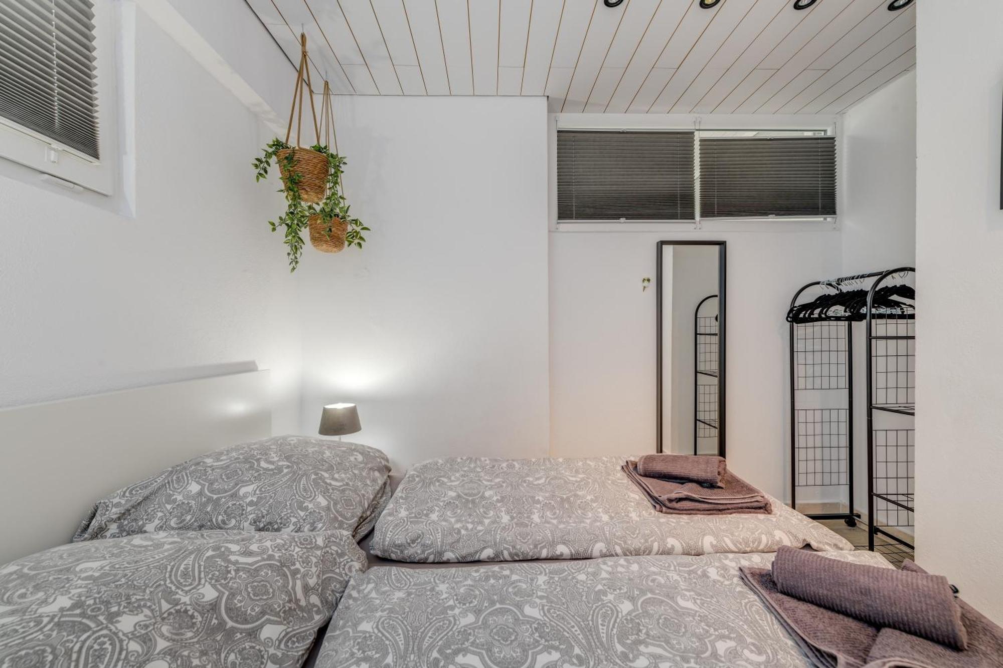 Apartments With Pool Vrdoljak Omiš Стая снимка