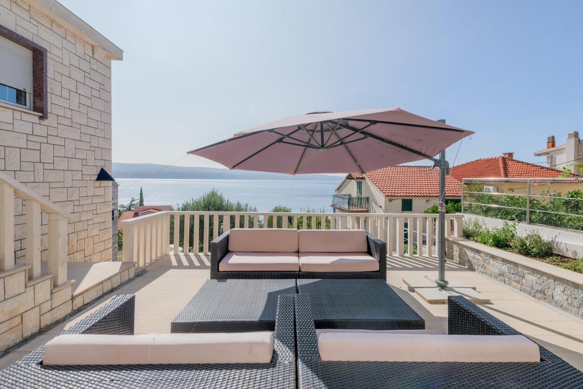 Apartments With Pool Vrdoljak Omiš Стая снимка