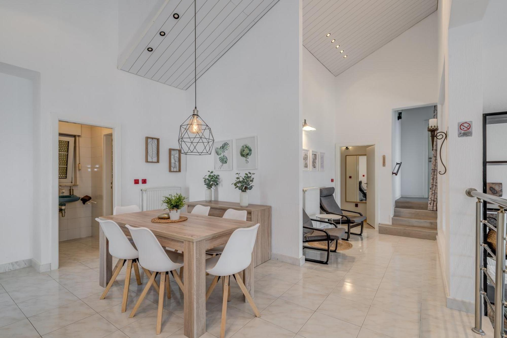 Apartments With Pool Vrdoljak Omiš Стая снимка
