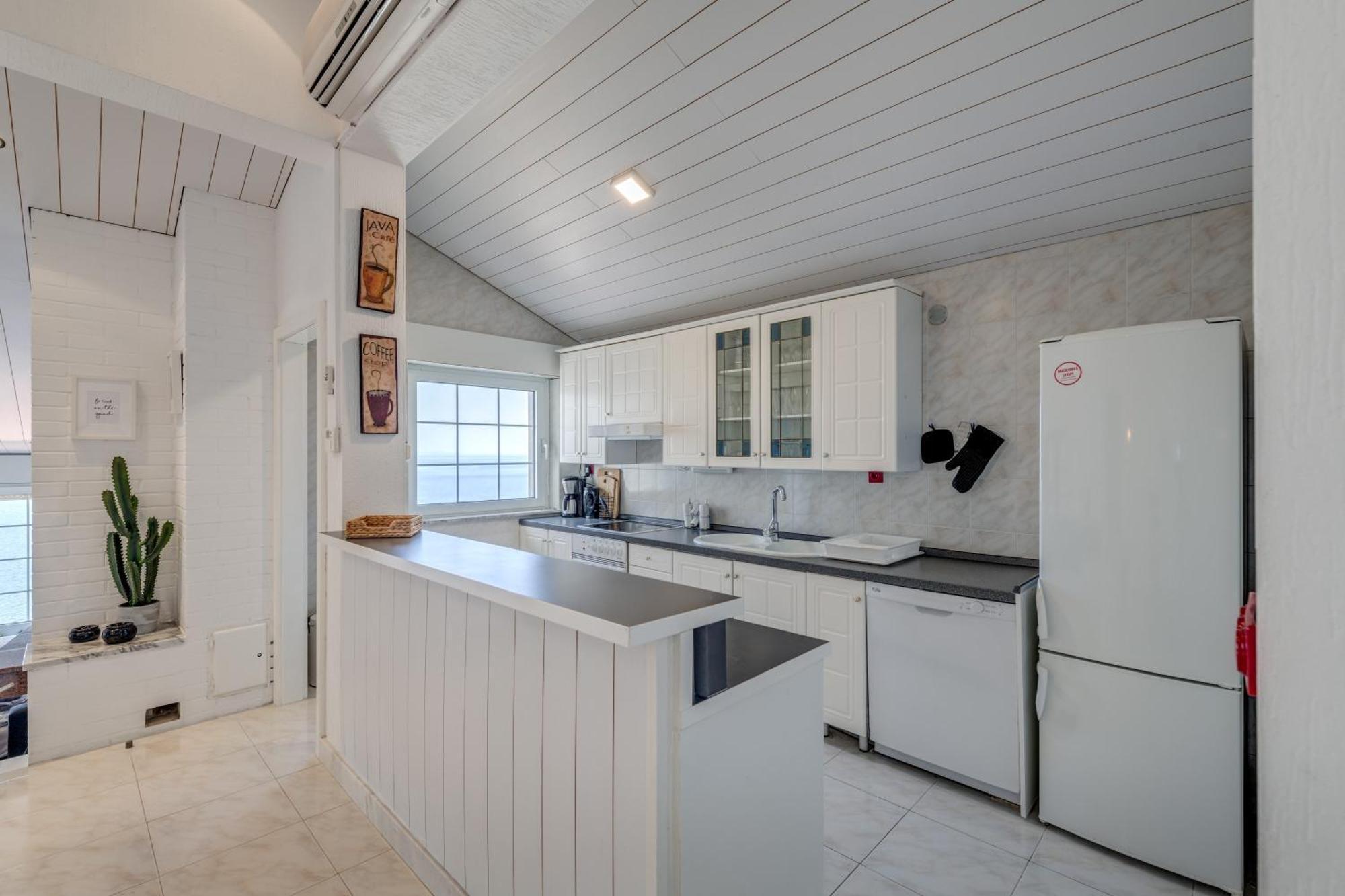 Apartments With Pool Vrdoljak Omiš Стая снимка
