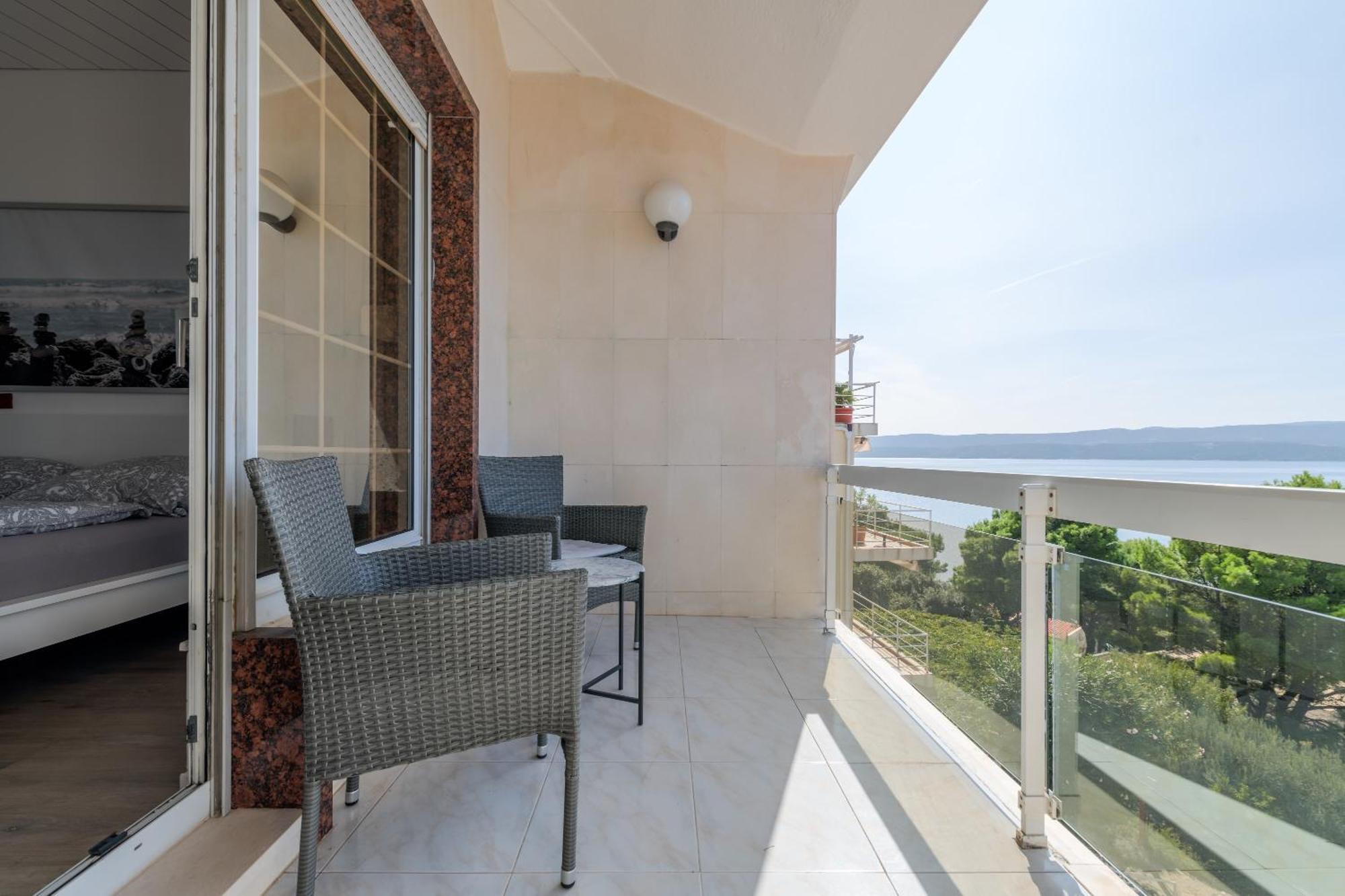 Apartments With Pool Vrdoljak Omiš Стая снимка