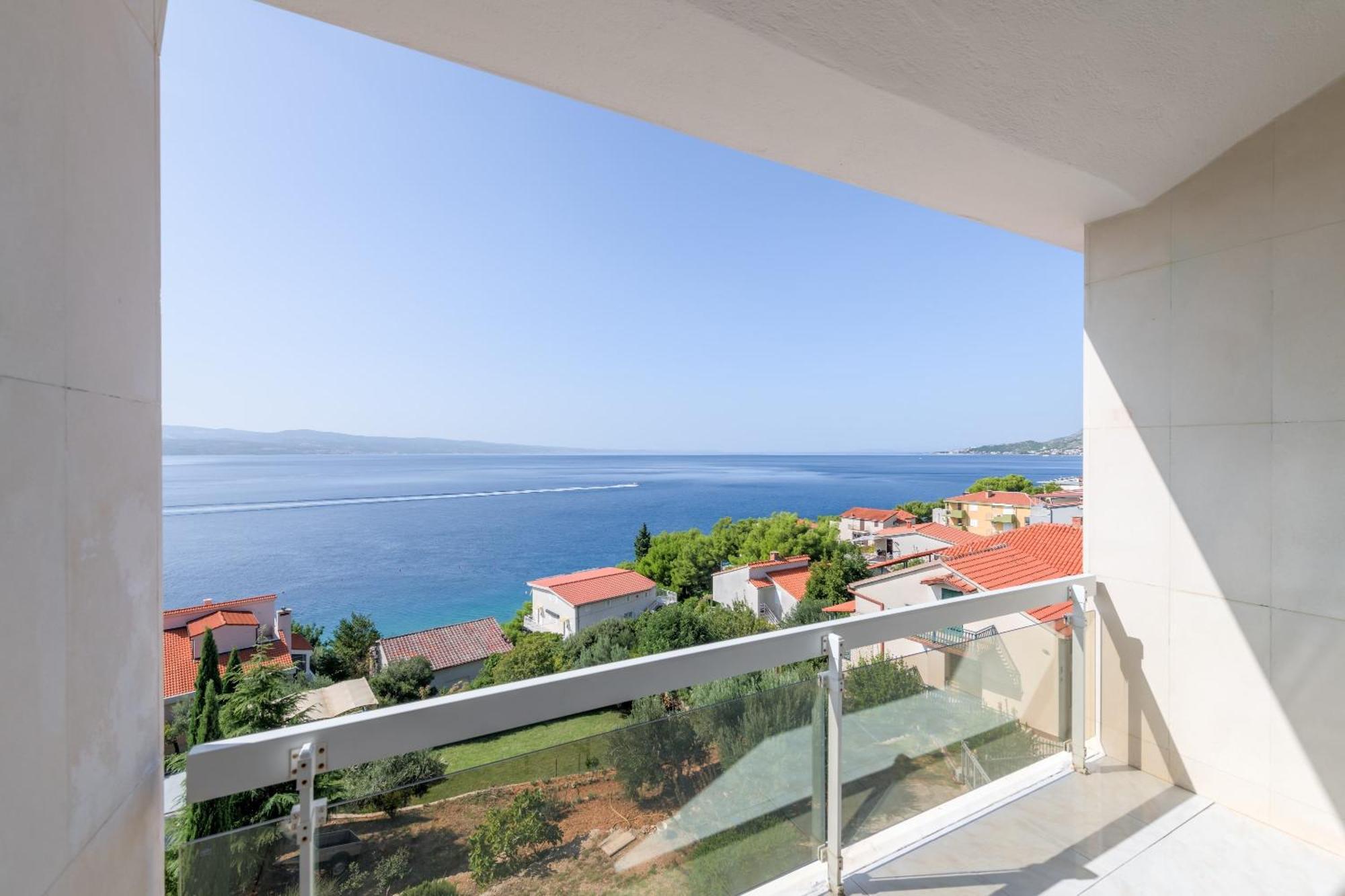 Apartments With Pool Vrdoljak Omiš Стая снимка
