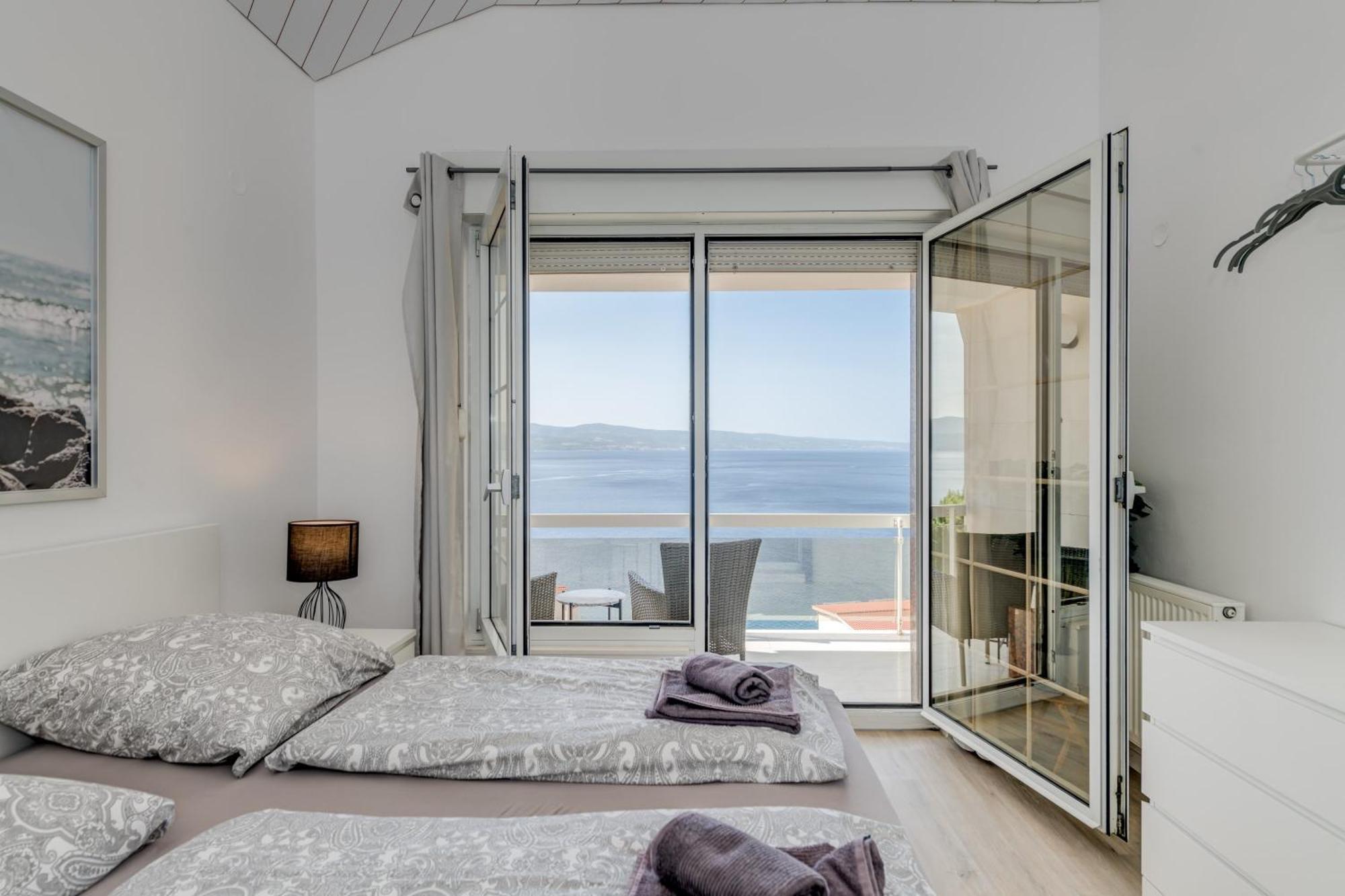 Apartments With Pool Vrdoljak Omiš Стая снимка