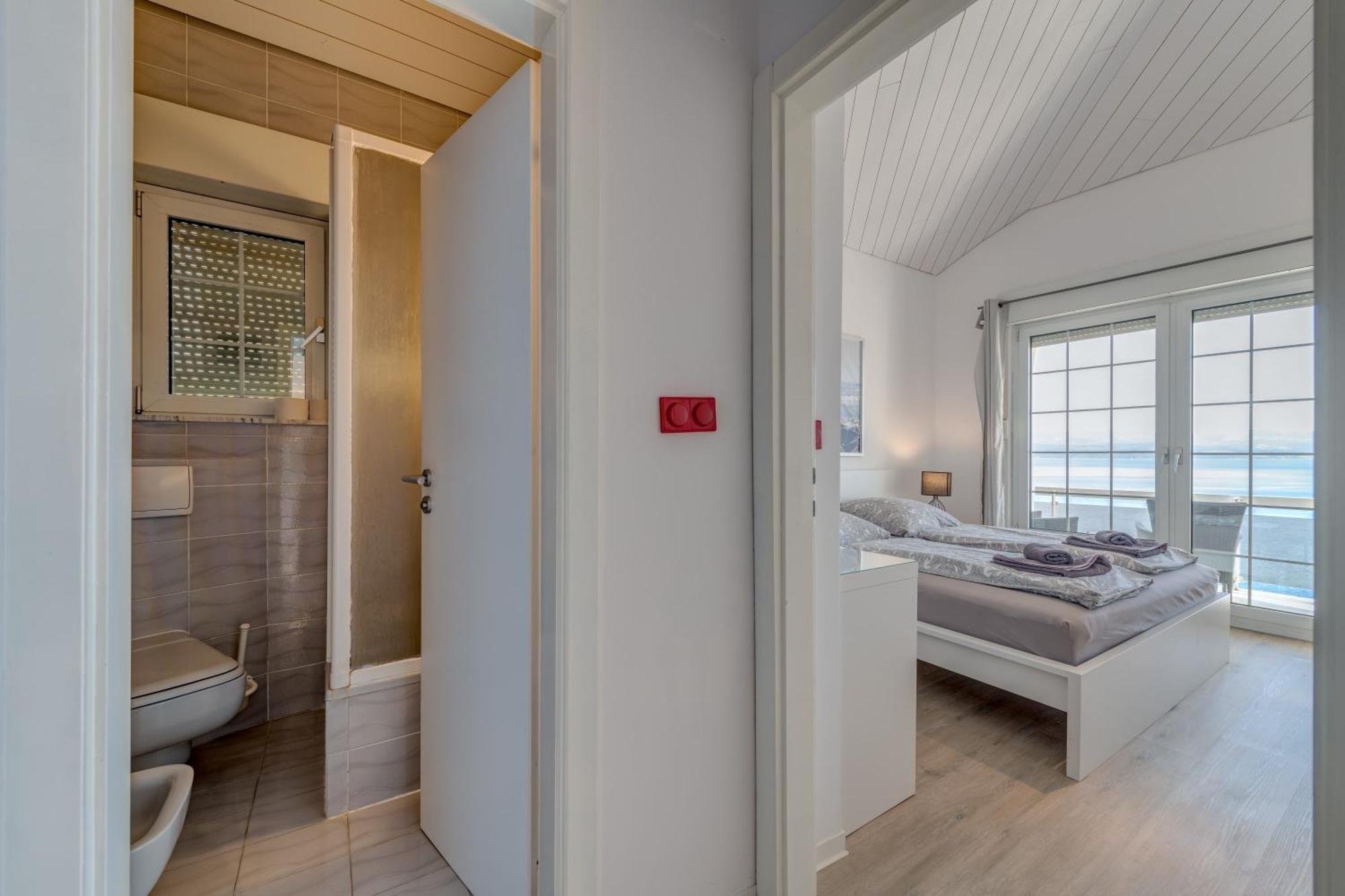Apartments With Pool Vrdoljak Omiš Стая снимка