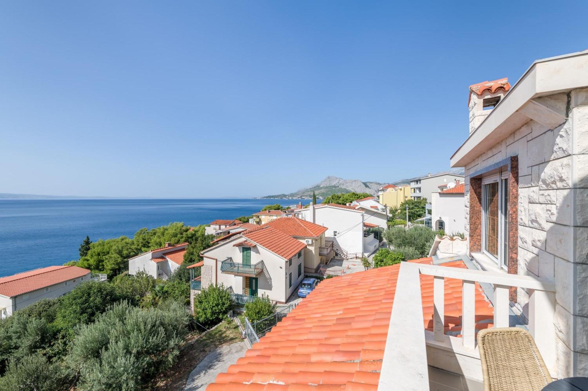 Apartments With Pool Vrdoljak Omiš Стая снимка