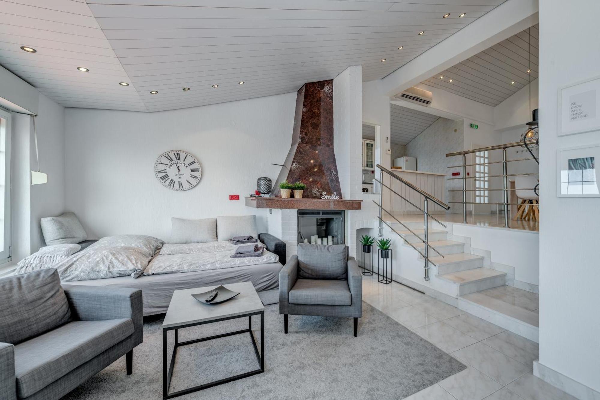 Apartments With Pool Vrdoljak Omiš Стая снимка