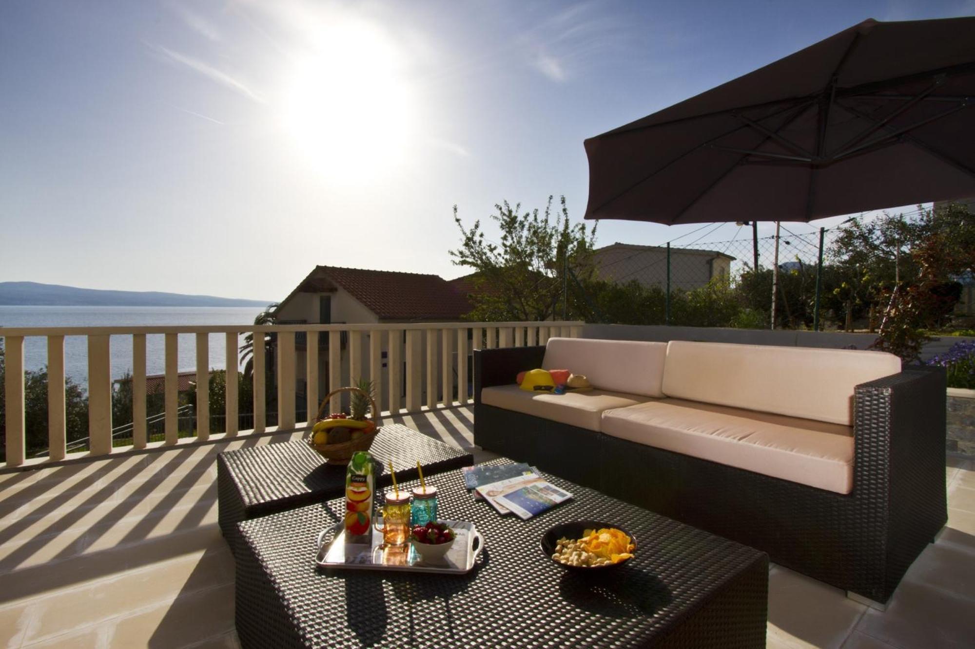 Apartments With Pool Vrdoljak Omiš Стая снимка