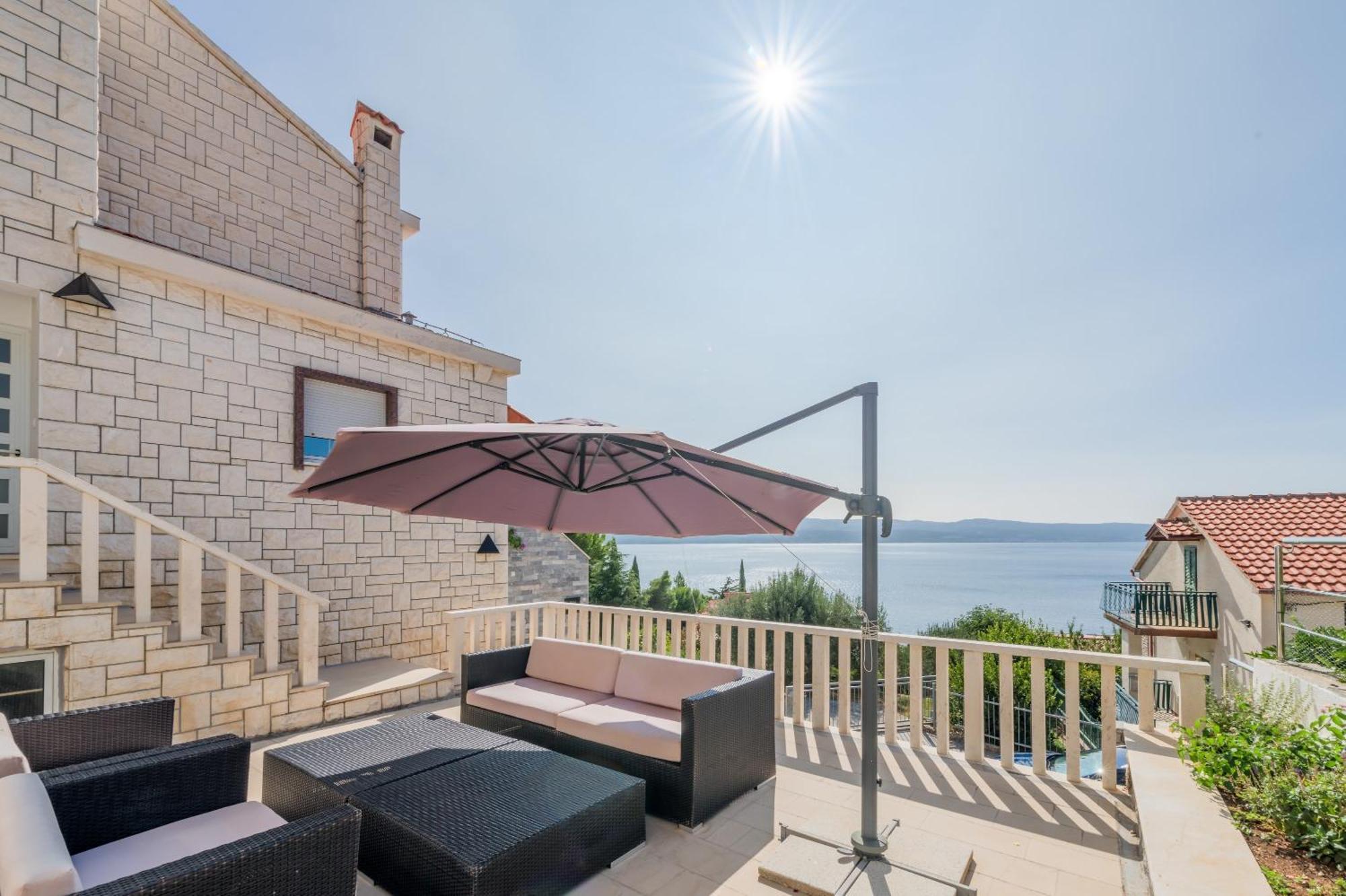 Apartments With Pool Vrdoljak Omiš Стая снимка