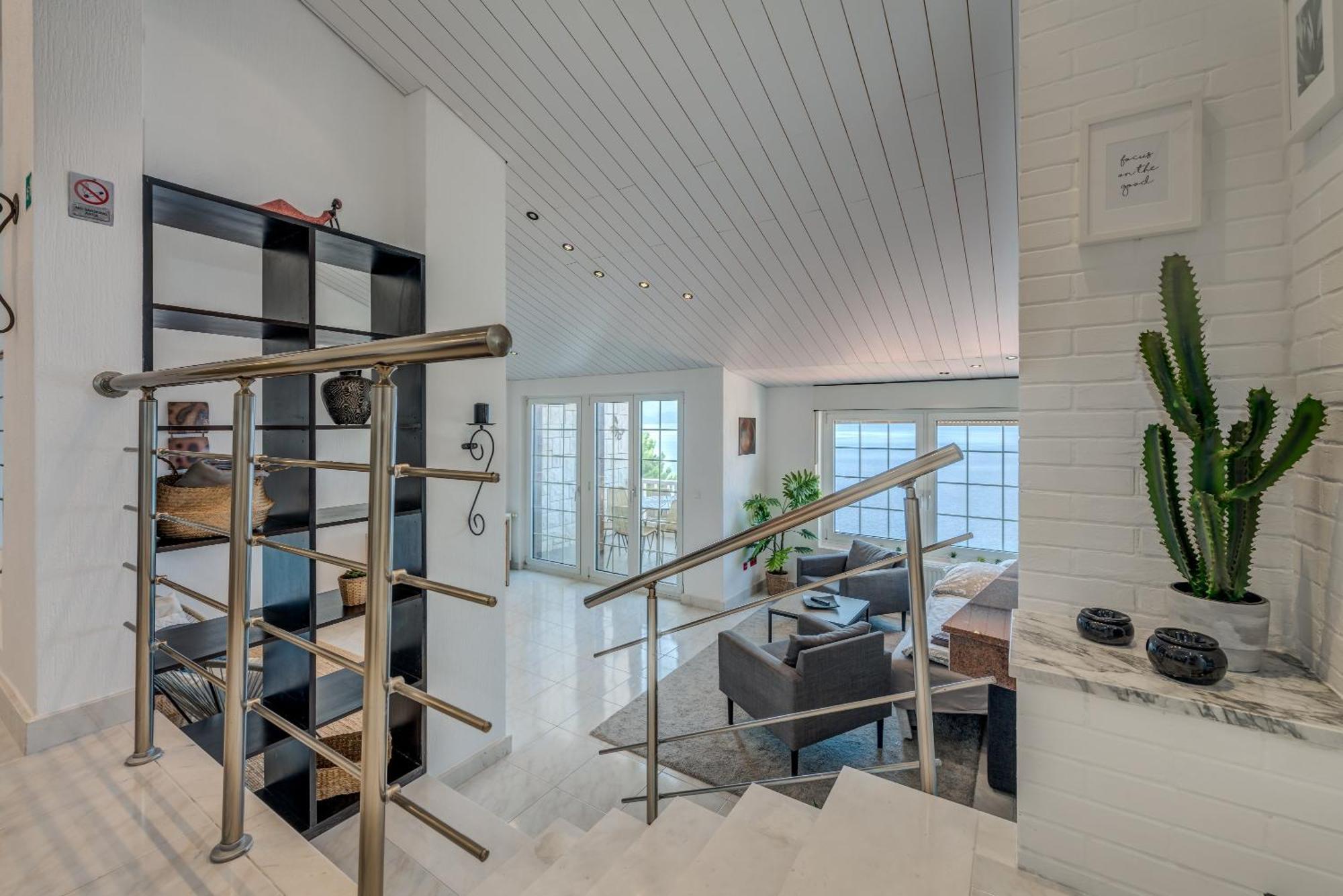 Apartments With Pool Vrdoljak Omiš Стая снимка